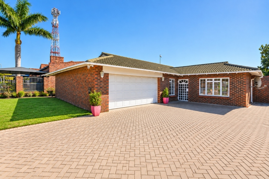 4 Bedroom Property for Sale in Charlo Eastern Cape